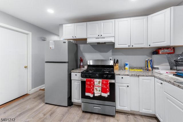 632 Maple Ave, Elizabeth City, NJ 07202