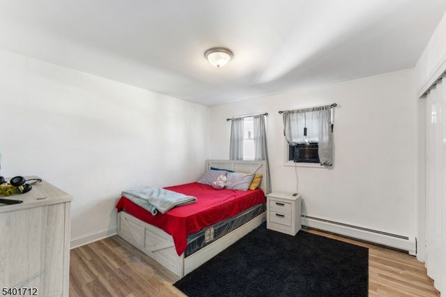 632 Maple Ave, Elizabeth City, NJ 07202