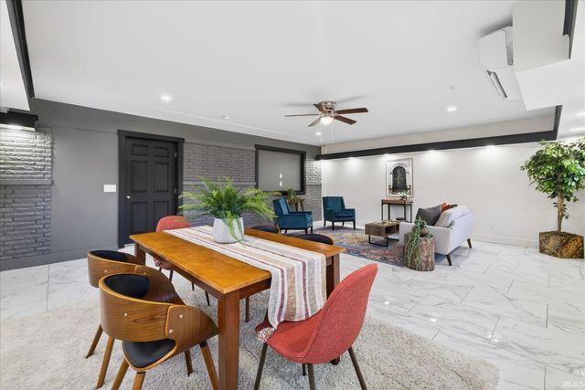 576 N Hartstrait Road, Bloomington, IN 47404