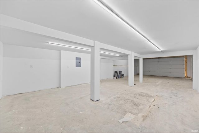 576 N Hartstrait Road, Bloomington, IN 47404