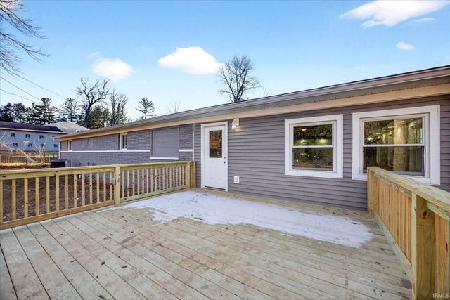 576 N Hartstrait Road, Bloomington, IN 47404