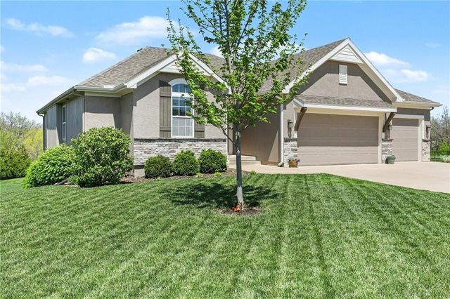 21106 W 190 Terrace, Spring Hill, KS 66083