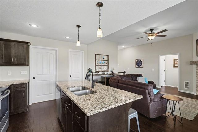 21106 W 190 Terrace, Spring Hill, KS 66083