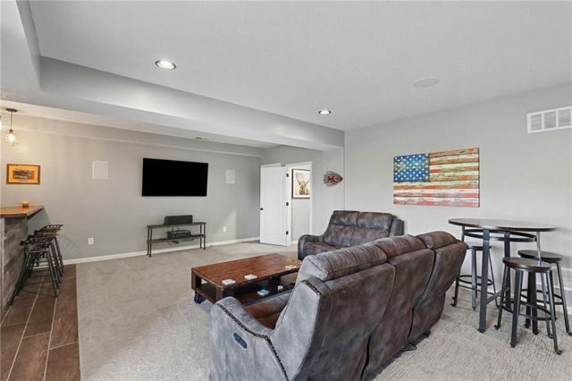 21106 W 190 Terrace, Spring Hill, KS 66083