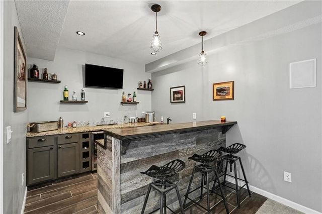 21106 W 190 Terrace, Spring Hill, KS 66083