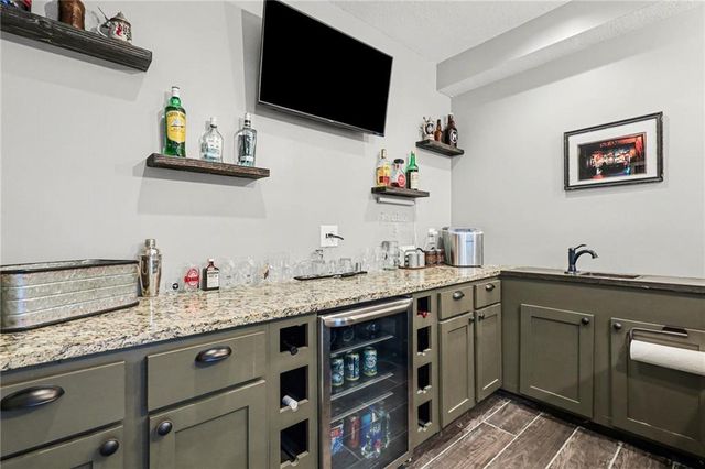 21106 W 190 Terrace, Spring Hill, KS 66083