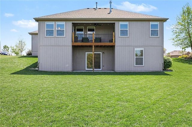 21106 W 190 Terrace, Spring Hill, KS 66083