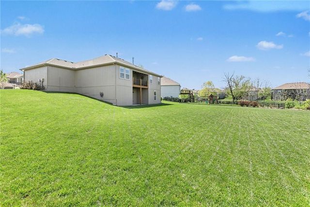 21106 W 190 Terrace, Spring Hill, KS 66083