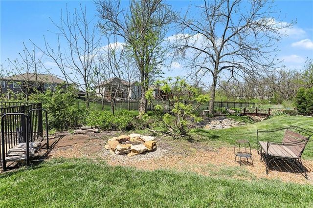 21106 W 190 Terrace, Spring Hill, KS 66083