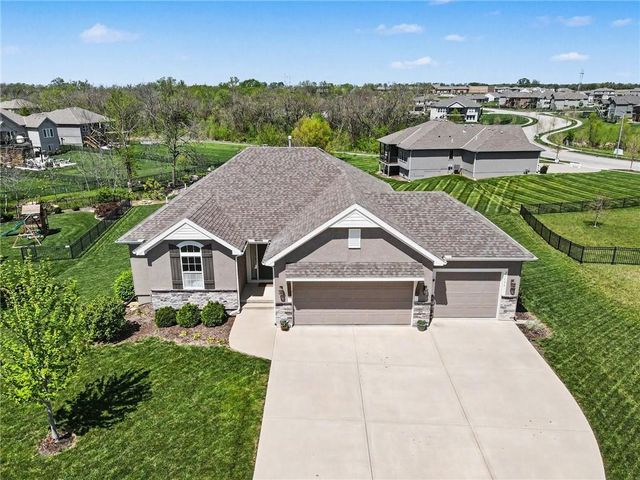 21106 W 190 Terrace, Spring Hill, KS 66083