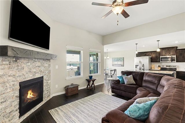 21106 W 190 Terrace, Spring Hill, KS 66083