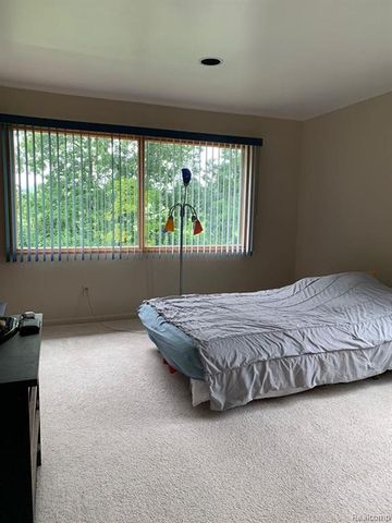 3266 Montmarte Circle, West Bloomfield, MI 48323