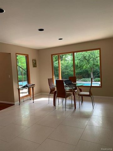 3266 Montmarte Circle, West Bloomfield, MI 48323