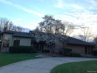 3266 Montmarte Circle, West Bloomfield, MI 48323