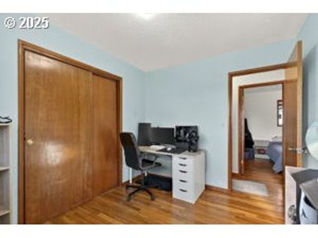 17113 Se MAIN St, Portland, OR 97233