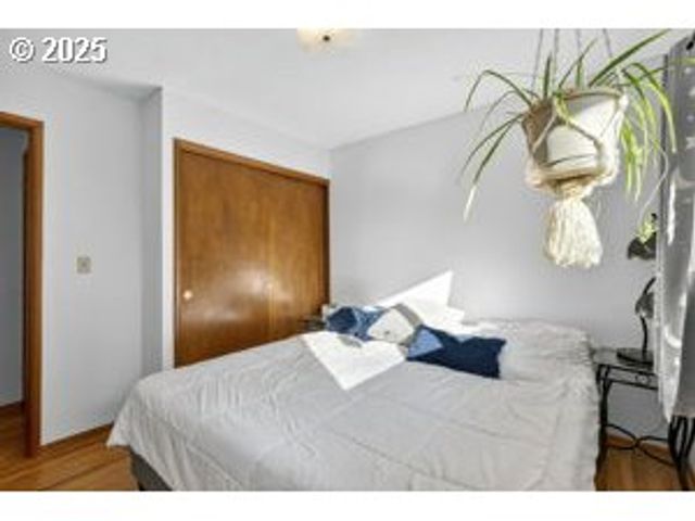 17113 Se MAIN St, Portland, OR 97233