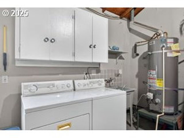 17113 Se MAIN St, Portland, OR 97233