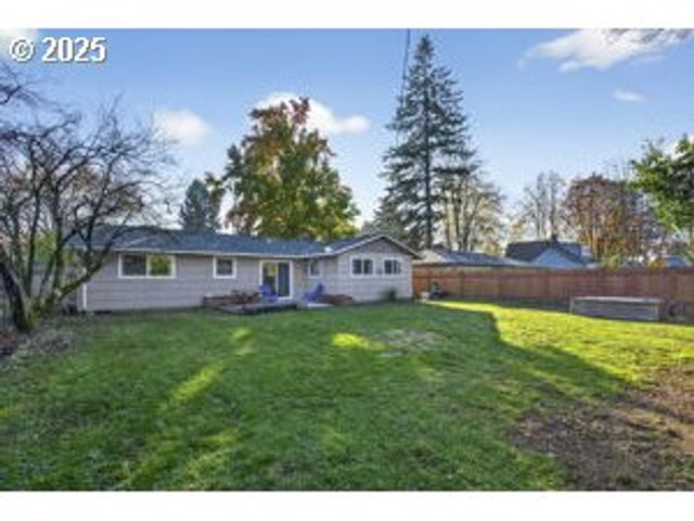 17113 Se MAIN St, Portland, OR 97233