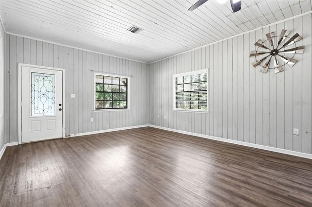 1095 S RIDGEWOOD AVENUE, Deland, FL 32720