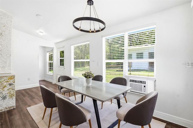 1095 S RIDGEWOOD AVENUE, Deland, FL 32720