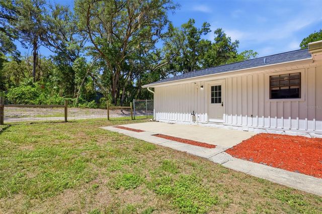 1095 S RIDGEWOOD AVENUE, Deland, FL 32720