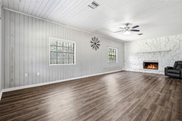1095 S RIDGEWOOD AVENUE, Deland, FL 32720
