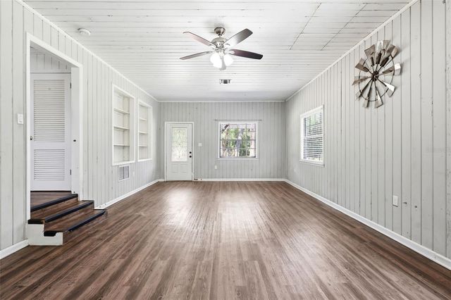 1095 S RIDGEWOOD AVENUE, Deland, FL 32720