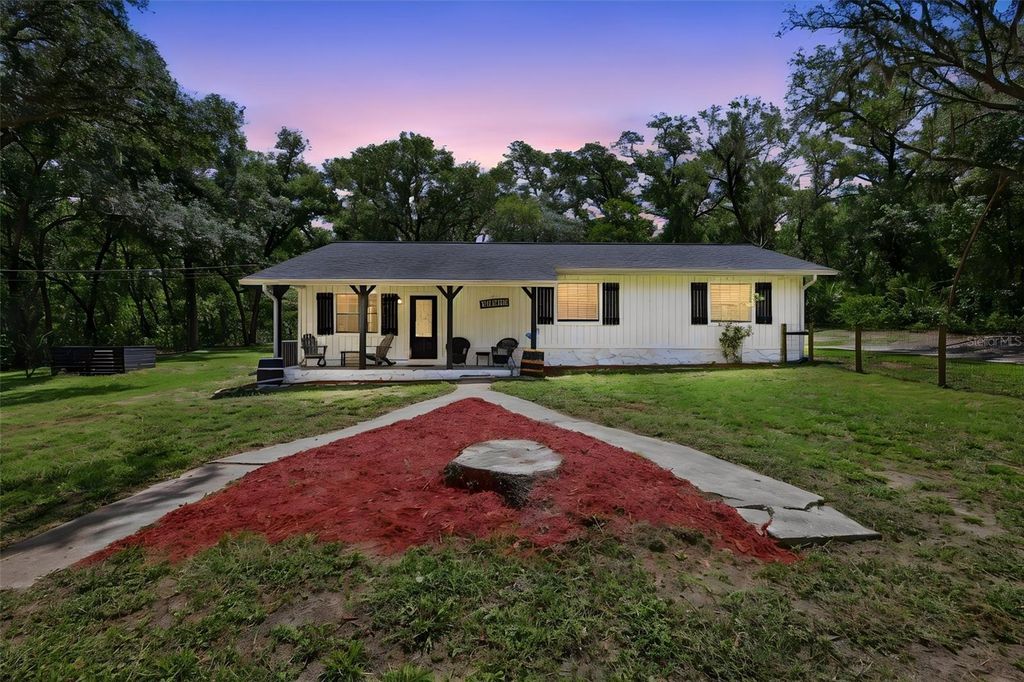 1095 S RIDGEWOOD AVENUE, Deland, FL 32720