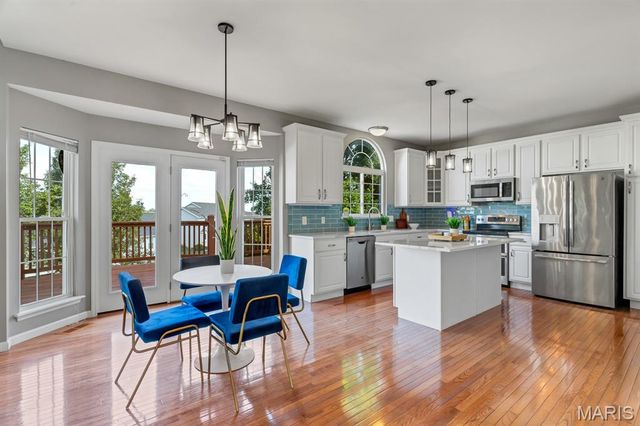 27 Savannah Hill Drive, St Peters, MO 63376