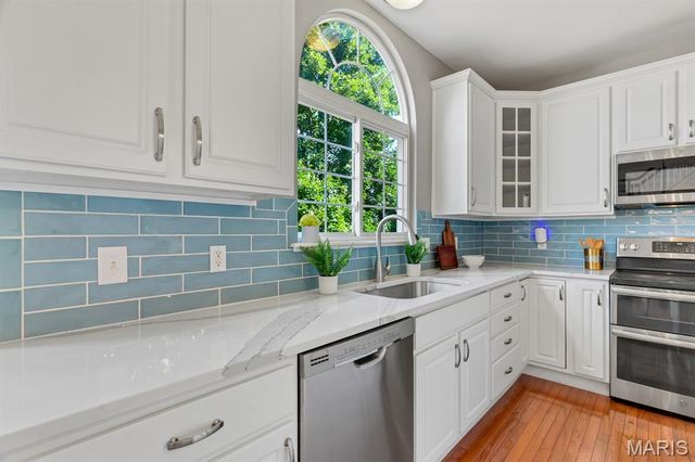 27 Savannah Hill Drive, St Peters, MO 63376