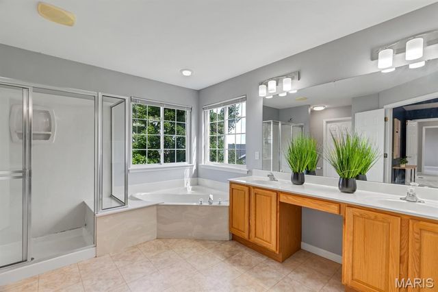 27 Savannah Hill Drive, St Peters, MO 63376