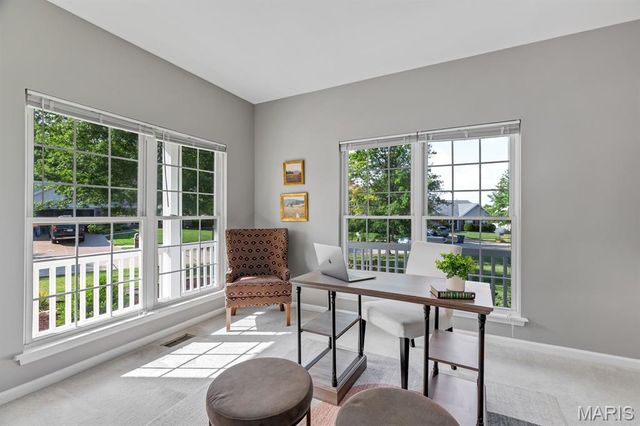 27 Savannah Hill Drive, St Peters, MO 63376