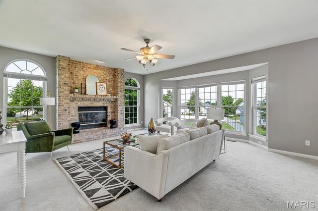 27 Savannah Hill Drive, St Peters, MO 63376