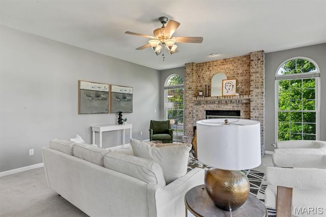 27 Savannah Hill Drive, St Peters, MO 63376
