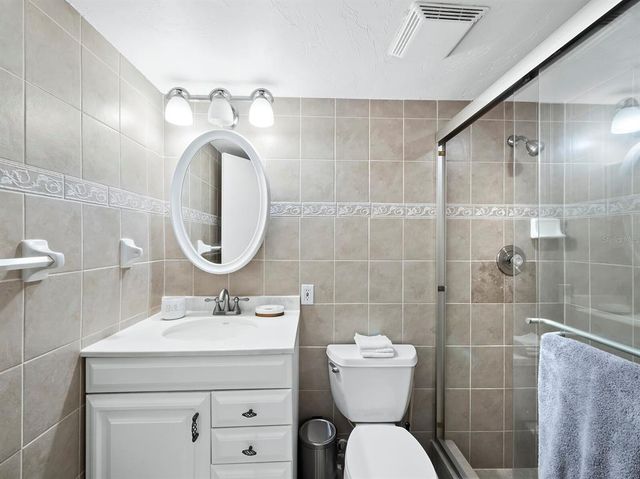 565 SUTTON PLACE, Longboat Key, FL 34228