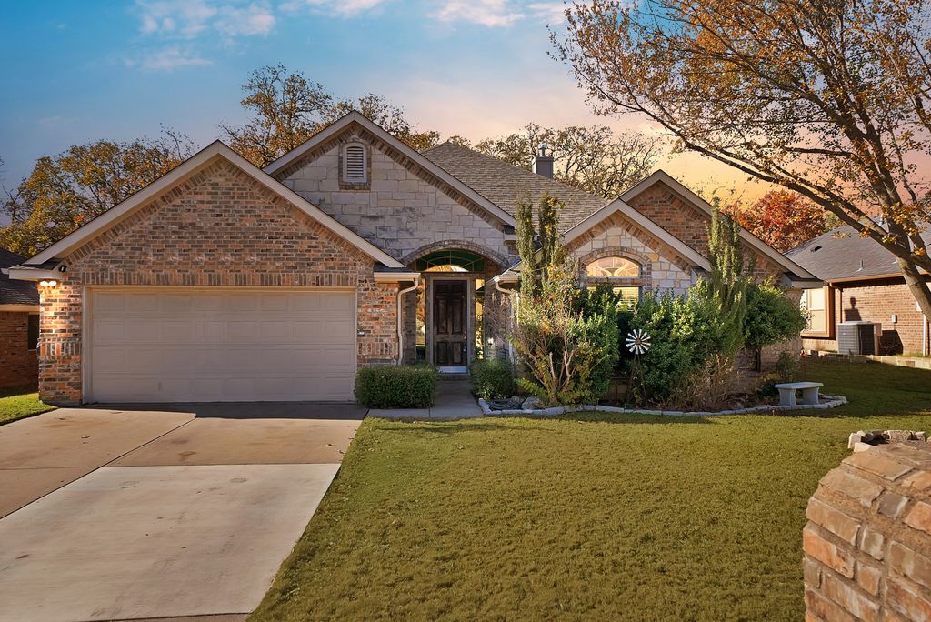 305 Charlie Way, Weatherford, TX 76087