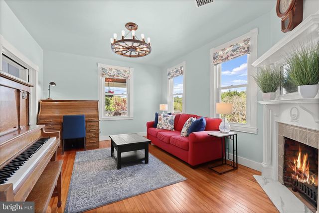 7621 MELLOR AVE, Sykesville, MD 21784