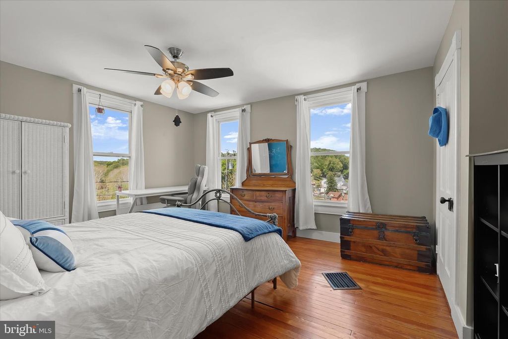 Image 32 of property listing at 7621 MELLOR AVE, Sykesville, MD 21784
