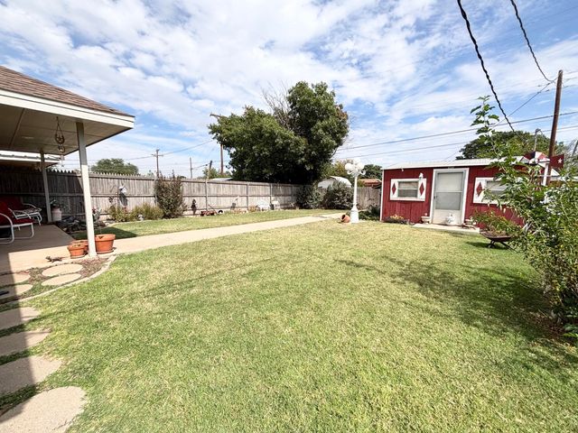 306 Avenue M, Abernathy, TX 79311