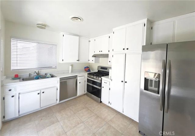 421 E E Stetson Avenue, Hemet, CA 92543