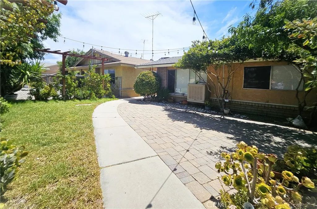 421 E E Stetson Avenue, Hemet, CA 92543