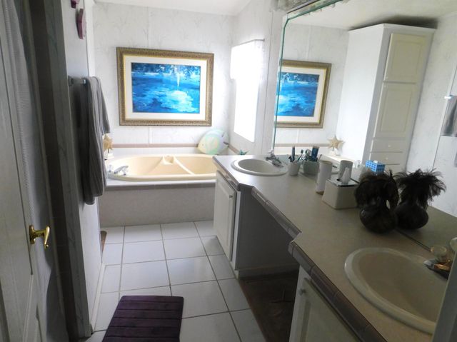 344 Tropical Isles Circle 12, Fort Pierce, FL 34982