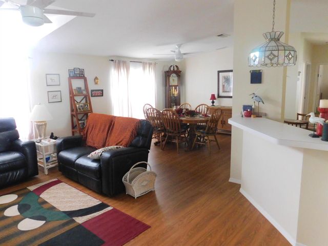 344 Tropical Isles Circle 12, Fort Pierce, FL 34982