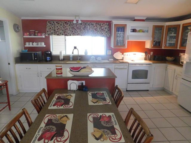 344 Tropical Isles Circle 12, Fort Pierce, FL 34982