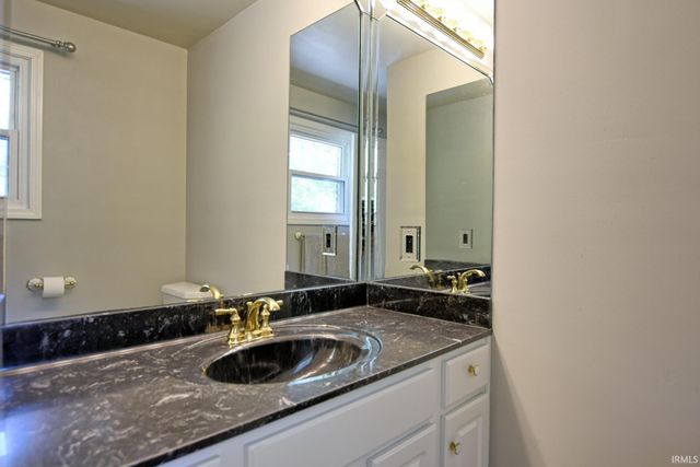 9908 Fischer Road, Evansville, IN 47720