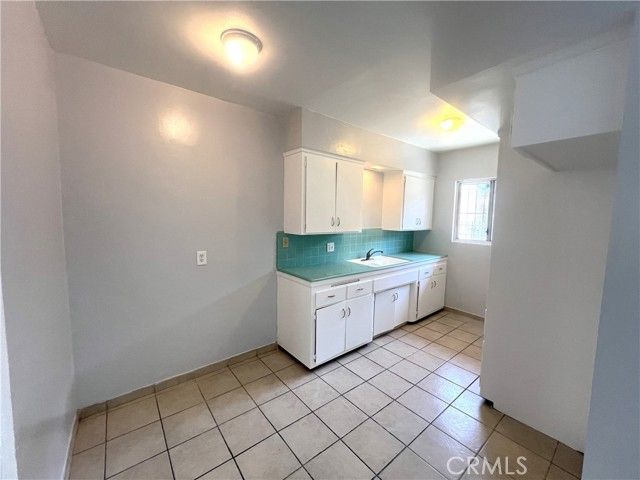 620 W 82nd Street 3, Los Angeles, CA 90044
