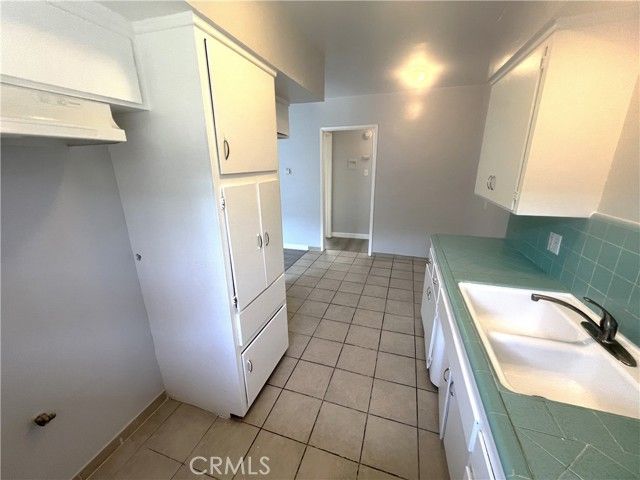 620 W 82nd Street 3, Los Angeles, CA 90044