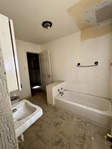 309 High Street, Benton Harbor, MI 49022