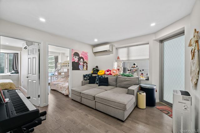 3720 Prince Street 11B, Flushing, NY 11354