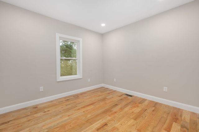 5 Colfall St, Seekonk, MA 02771